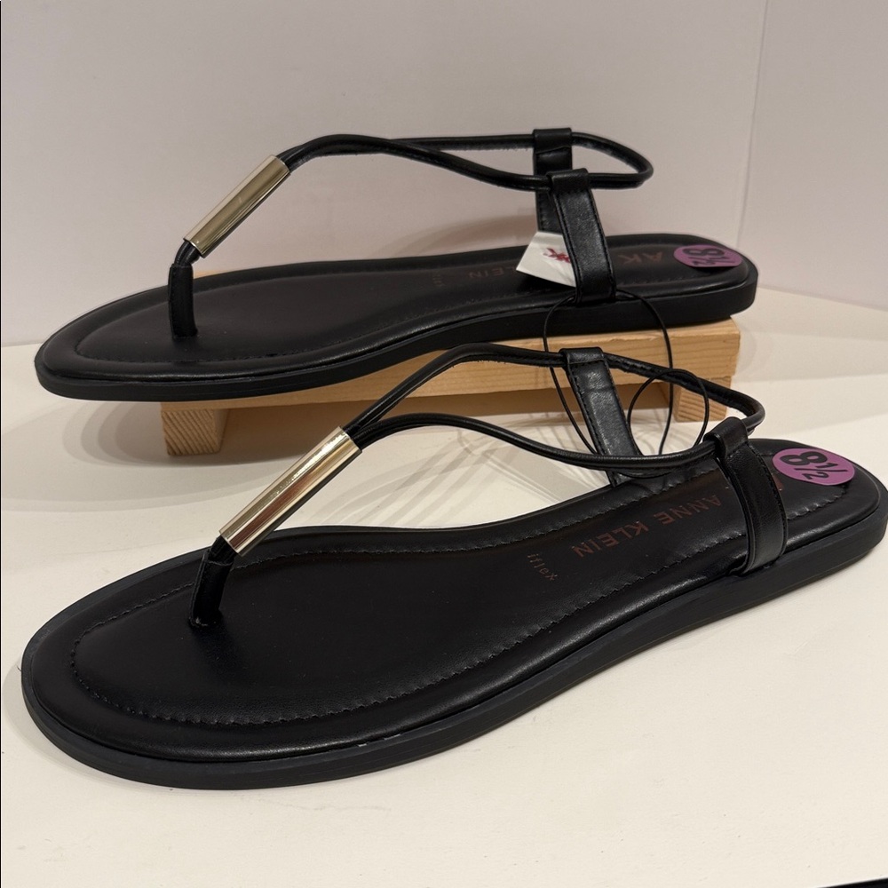 Anne Klein Black Thong strap flat iflex Sandals with Silver Details NEW w tags